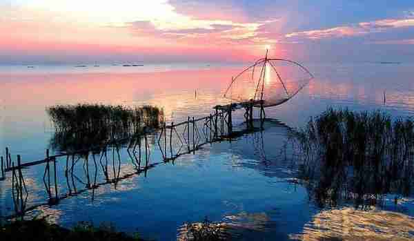我国五大淡水湖区，不仅是富饶的鱼米之乡，也是理想的旅游度假地